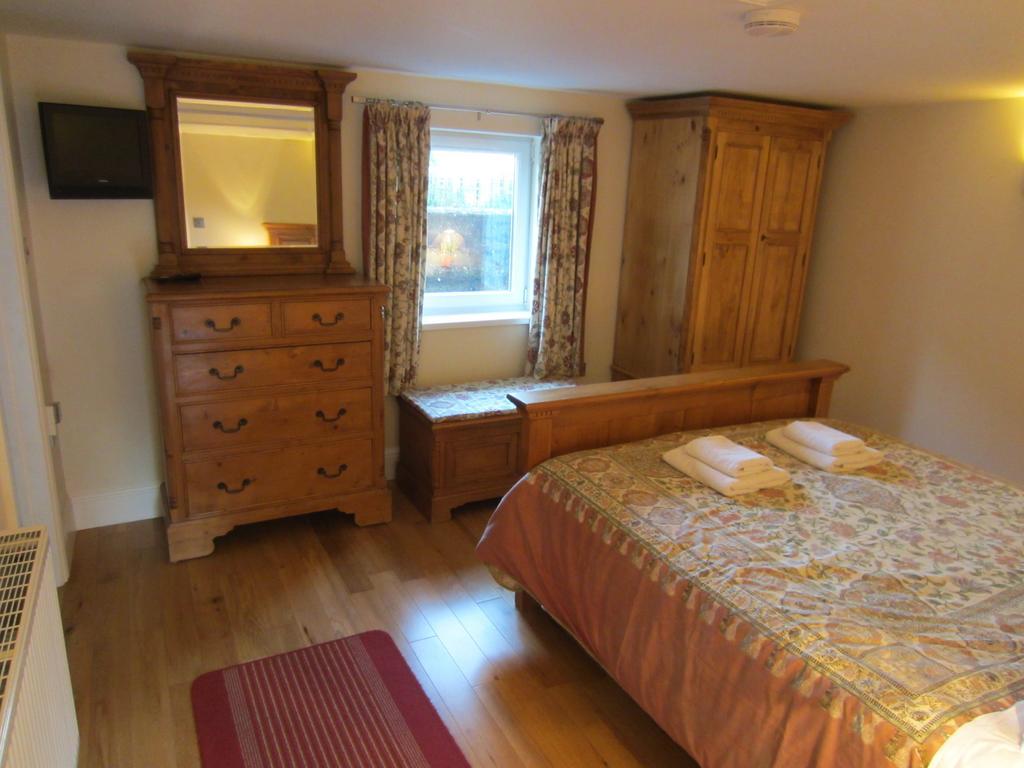 The New Bungalow Hotel Cirencester Room photo