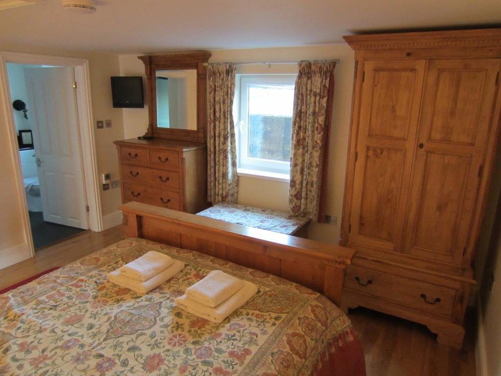 The New Bungalow Hotel Cirencester Room photo
